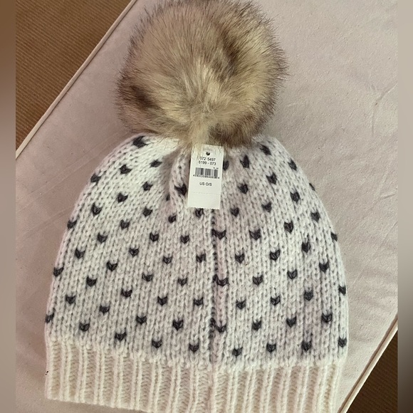 Aerie Hat - Picture 2 of 3